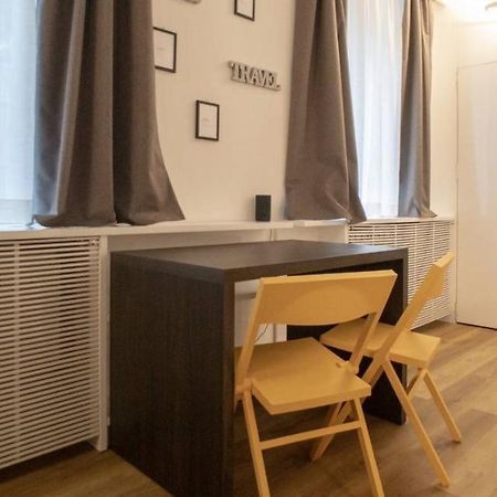 Madonnina Apartment Мілан Екстер'єр фото