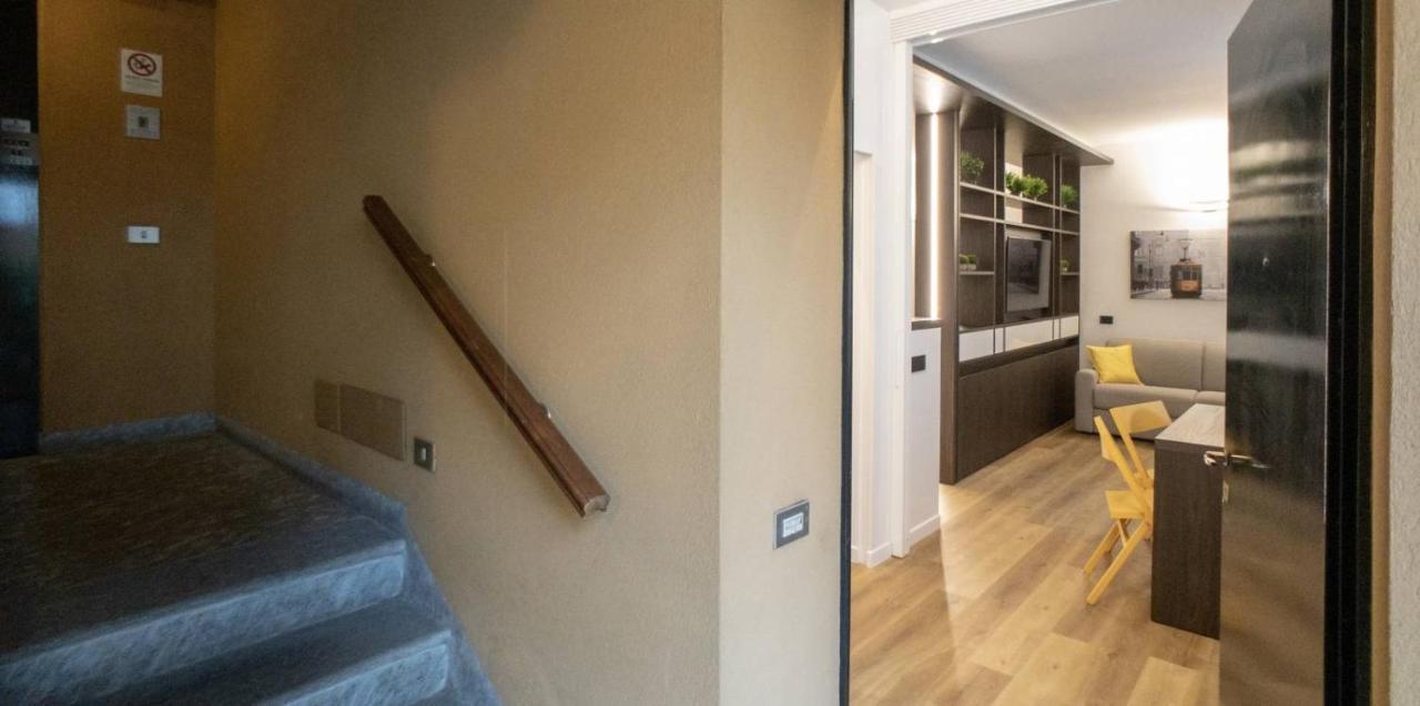 Madonnina Apartment Мілан Екстер'єр фото
